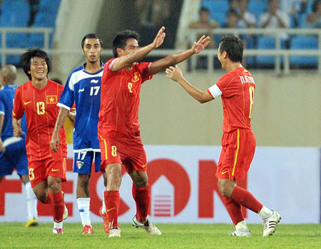 Sau đó một năm, ĐT Việt Nam lại tiếp tục đụng độ với Kuwait nhưng lần này là U23 của nước này trong giải Cup 1.000 năm Thăng Long.