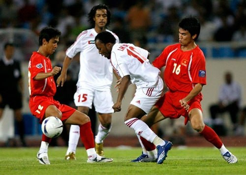 Trong trận đấu này, 2 cầu thủ đã lập công cho ĐT Việt Nam là Quang Thanh và Công Vinh. Chiến thắng 2-0 trước UAE đã mở đường cho đội tuyển của chúng ta lọt vào tứ kết Asian Cup năm đó.