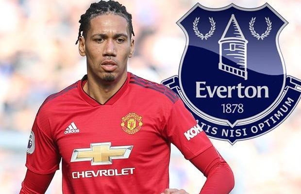 ESPN loan tin, Everton đang lên kế hoạch chiêu mộ Chris Smalling của MU khi hợp đồng hiện tại của anh sẽ đáo hạn vào cuối mùa giải này.