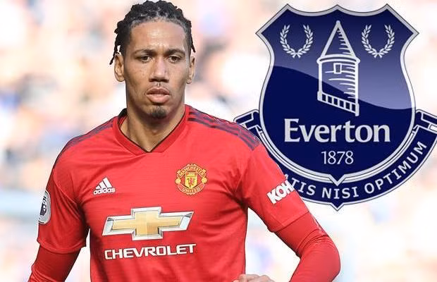 ESPN loan tin, Everton đang lên kế hoạch chiêu mộ Chris Smalling của MU khi hợp đồng hiện tại của anh sẽ đáo hạn vào cuối mùa giải này.