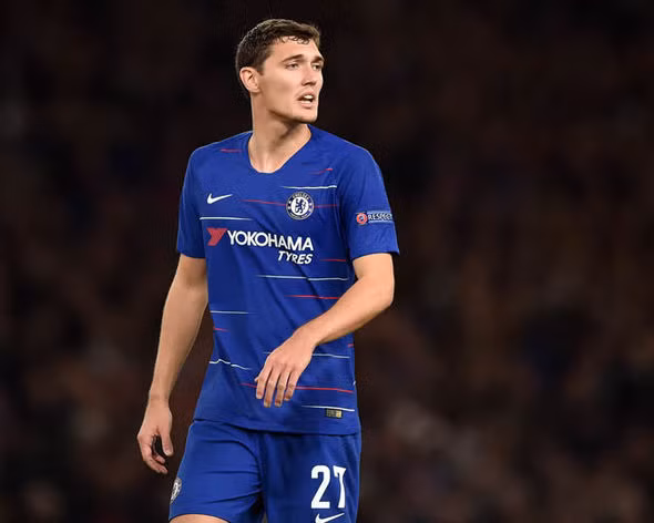 Chuyển nhượng bóng đá từ London, Arsenal đang lên kế hoạch rút ruột 2 kình địch của mình là Chelsea và MU để có được bộ đôi trung vệ là Andreas Christensen và Eric Bailly.