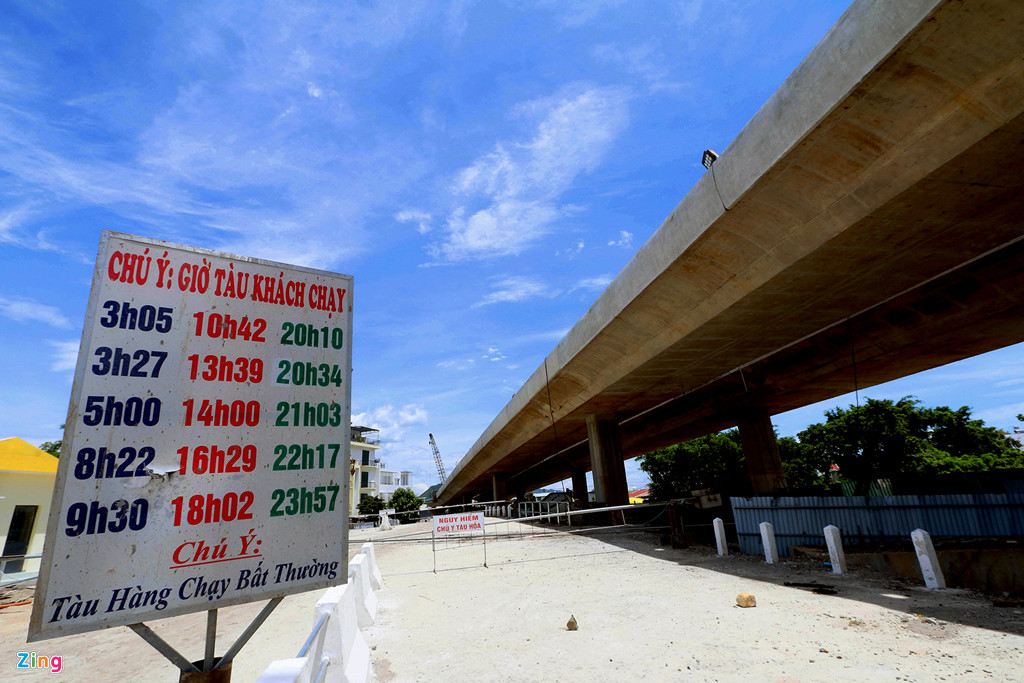 Theo kế hoạch, công trình phải bàn giao trong quý IV/2019; tuy nhiên, mới đây Công ty Phúc Sơn có văn bản gửi UBND tỉnh Khánh Hòa xin gia hạn bàn giao thêm 18 tháng.