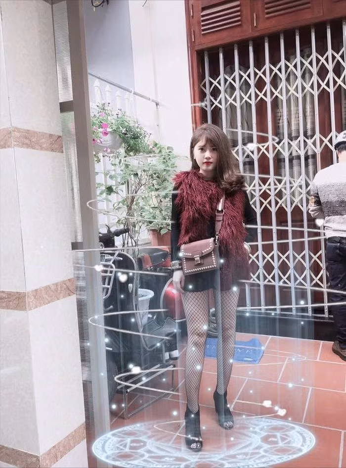 Sau Tết Nguyên Đán Đinh Dậu 2017 vài ngày, trên cộng đồng mạng, các chị em lại rầm rộ gửi cho nhau những bức ảnh tự chế theo trào lưu chỉnh sửa ảnh Fotorus vs pircart.