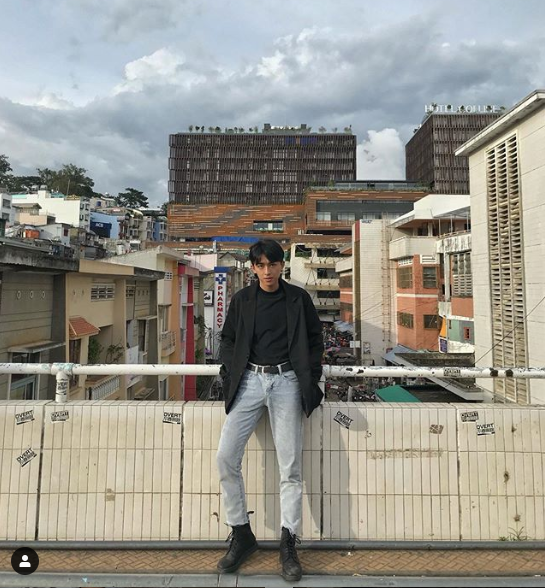 Với gương mặt rất nghệ sĩ, khi được hỏi thường ngày Kiệt có hay tham gia các hoạt động ngoại khóa khác không, chàng trai nói rằng mình khá hoạt bát trên MXH nhưng lại kiệm lời khi gặp mặt. Vậy nên chỉ thi thoảng nhận lời chụp ảnh mẫu chứ chứ từng nghĩ sẽ tham gia nghệ thuật để kiếm tiền.