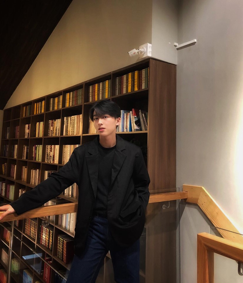 Hiện tại bài viết của Tuấn Kiệt nhận về con số like cực khủng gần 30 nghìn. Thậm chí không ít nữ sinh còn quyết tâm vì chàng trai mà tự hứa sẽ nỗ lực thi vào trường ĐH Kinh tế TP HCM trong năm tới.