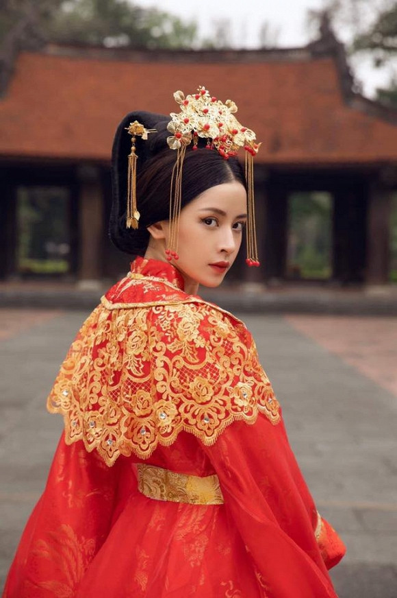 Để hoàn thiện MV này, Chi Pu đã bỏ ra không ít công sức để xóa đi hình ảnh hot girl đi hát từng bị gắn với mình.