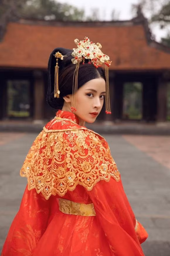 Để hoàn thiện MV này, Chi Pu đã bỏ ra không ít công sức để xóa đi hình ảnh hot girl đi hát từng bị gắn với mình.