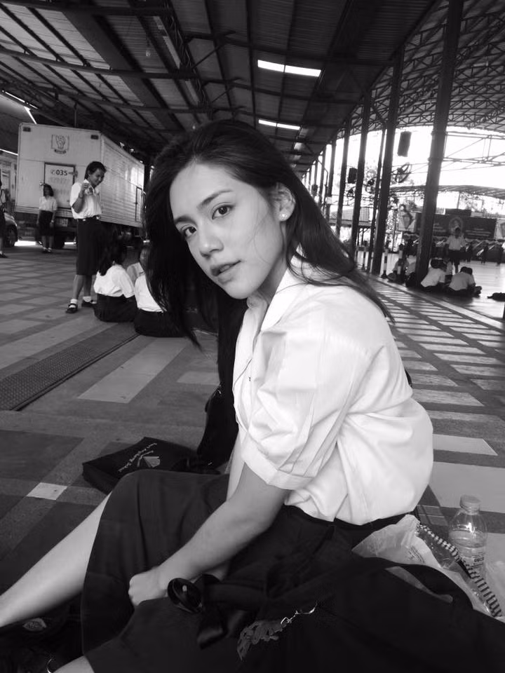 Khuôn mặt dễ thương cùng thân hình phổng phao của Tan Thanatcha khiến không nhiều người tin rằng cô bạn này vừa tốt nghiệp THPT tại Thái Lan.