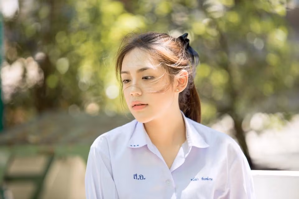 Khác hẳn với những hình ảnh lộng lẫy trên tạp chí, Tan Thanatcha bình thường cũng tinh nghịch và nhí nhảnh như mọi bạn bè cùng trang lứa.