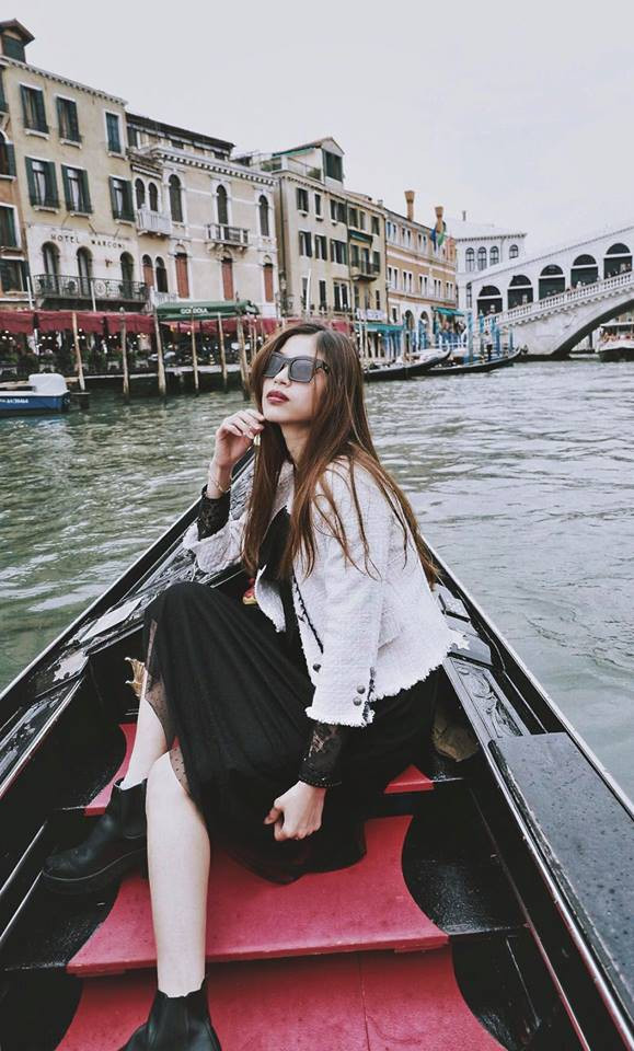 "Mình không có gì để gọi là nổi tiếng nên chưa có suy nghĩ theo con đường nghệ thuật" - Đỗ Vóc khiêm tốn chia sẻ. Trong thời gian này, việc quan trọng nhất của cô bạn là tập trung hoàn thành việc học, dành thời gian rảnh để đi du lịch, khám phá vùng đất mới.