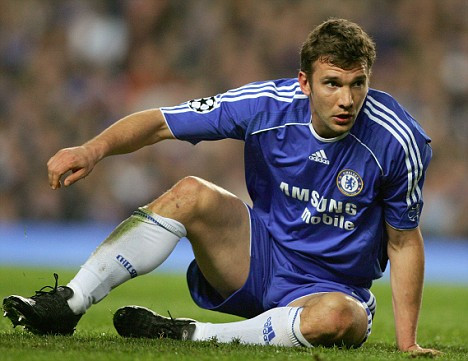 Trước khi về với Chelsea, Andriy Shevchenko đã là một tiền đạo nổi danh thế giới trong màu áo của AC Milan và Dynamo Kiev. Shevchenko chỉ có vỏn vẹn 9 bàn thắng sau 2 mùa bóng tại Premier League.