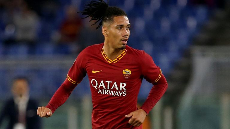 Theo Corriere della Sera, Juventus và Inter Milan đang lên kế hoạch chiêu mộ Chris Smalling, cầu thủ đang chơi rất hay trong màu áo AS Roma theo hợp đồng cho mượn từ Man Utd. Được biết, “Quỷ đỏ” sẵn sàng bán đứt trung vệ này cho bất kỳ đội bóng nào nếu nhận được 18 triệu bảng.