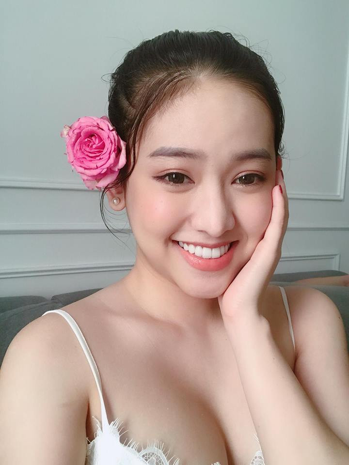 Thúy Vi đã nỗ lực tập luyện tại nhà để lấy lại vóc dáng xưa sau lần tăng cân "khủng khiếp" của mình.