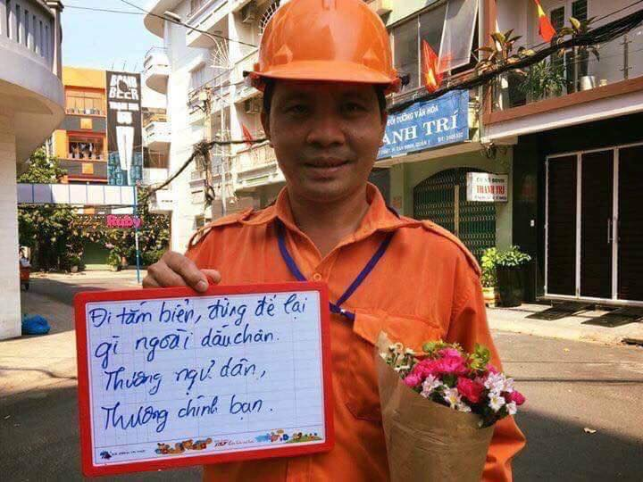 Theo nhiều người, chính những hành động có ý thức, của từng người dân là đã để lại tình yêu nồng nàn với đất nước và đưa đất nước ngày một phát triển.