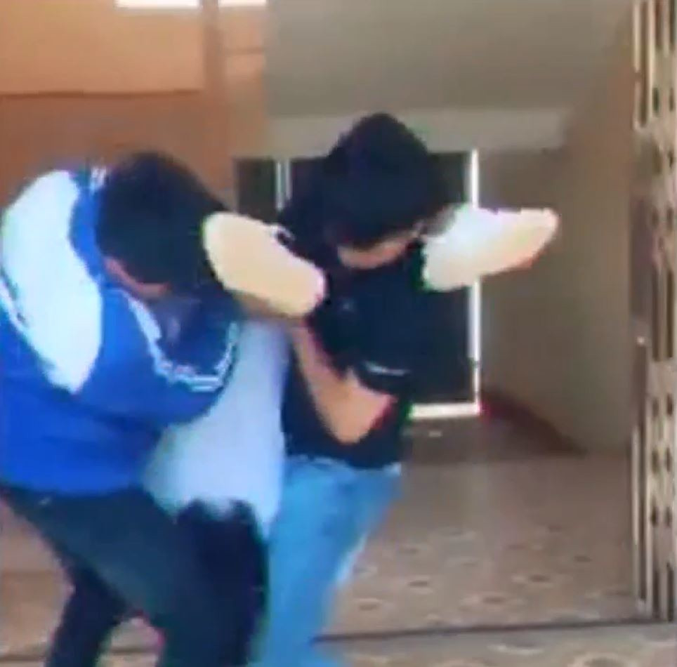 Trào lưu lộn người nhanh chóng trở thành hot trend trên MXH, tuy nhiên đây vẫn là trò chơi bị nhiều người lên tiếng phản đối vì những ảnh hưởng đến sức khỏe mà nó có thể gây ra.