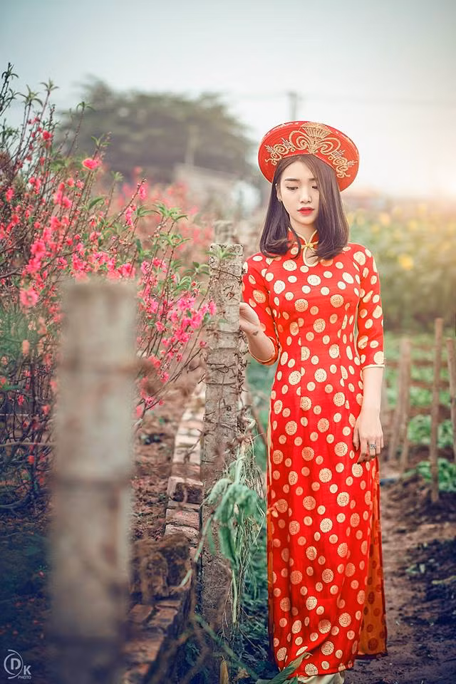 Ngoài việc học cũng như làm người mẫu ảnh, Hải Anh còn làm là chủ của một shop thời trang online khá đắt khách.