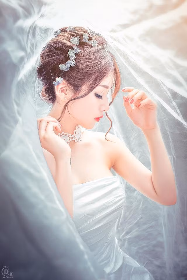 2 năm kinh nghiệm trong lĩnh vực làm mẫu ảnh, chụp cho các shop thời trang, Hải Anh tự tin làm người mẫu cho chính những sản phẩm của shop quần áo của mình.