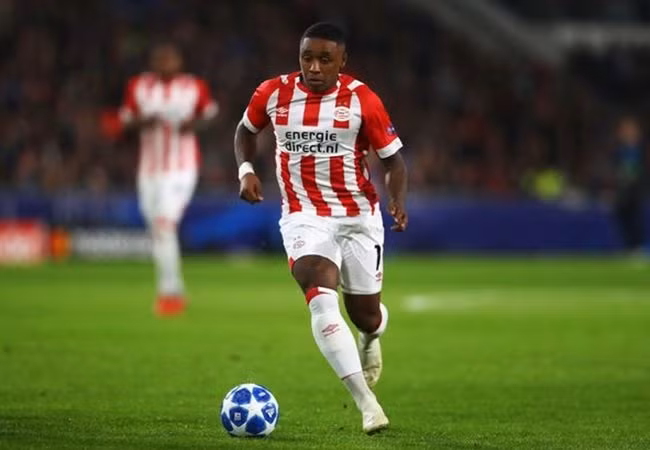 Chuyển nhượng bóng đá từ tờ Mirror, Bayern Munich là "đại gia" mới nhất gia nhập cuộc đua giành ngôi sao Steven Bergwijn mà MU đang theo đuổi.