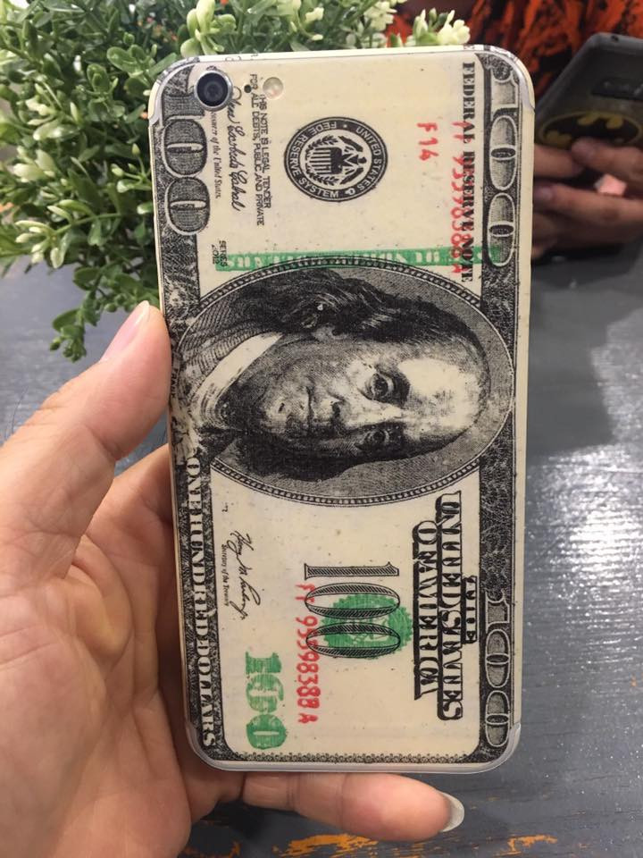 Một tờ Đô-la âm phủ cũng khá ấn tượng để làm tăng sự tò mò của nhiều người khi bạn rút từ túi quần ra.