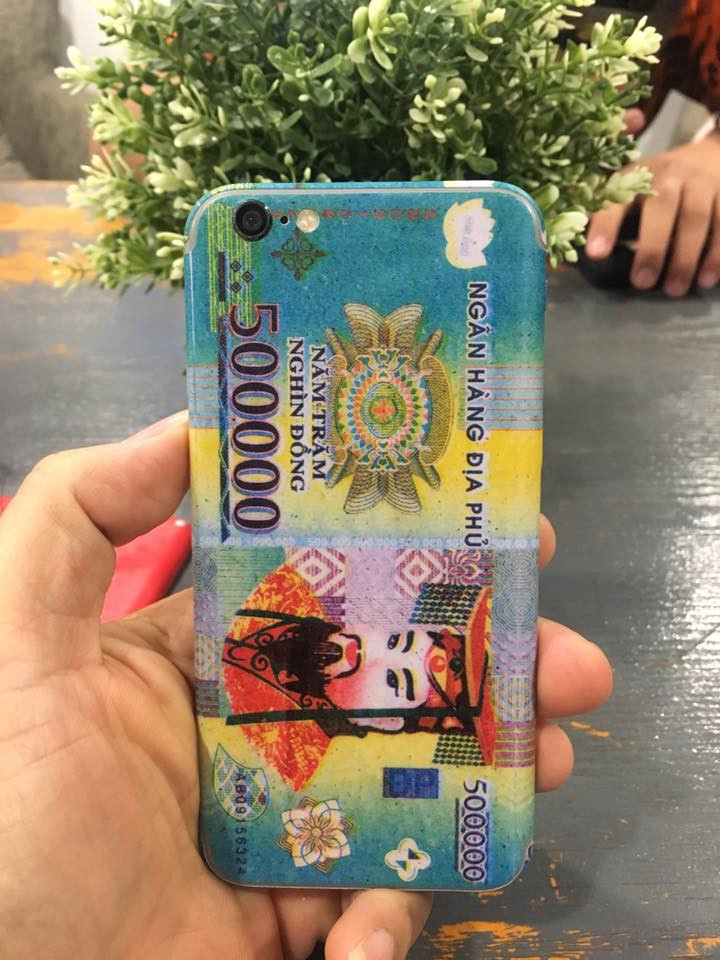 Một tờ tiền mệnh giá 500.000 được phát hành từ ngân hàng địa phủ sẽ là món đồ chơi gây ấn tượng trên chiếc điện thoại của bạn trong tháng cô hồn này.