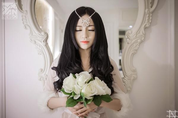 Tuy nhiên, đứng trước những tin đồn không hay về mình, Trang Anna đã đưa ra những phản bác của mình. Trang khẳng định cô không "đập mặt đi xây lại" mà chỉ sửa mũi. Về những bức ảnh ăn mặc hở hang đến phản cảm, hot girl Hải Phòng cho biết đó đều là những bức ảnh chụp cô mặc trang phục diễn thời còn làm vũ công.