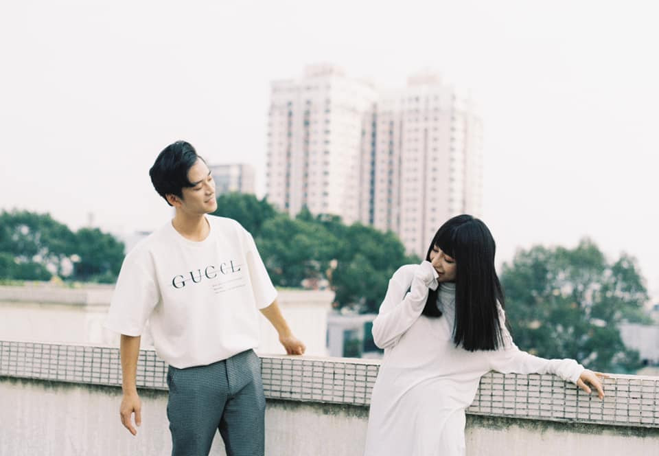 Cụ thể, trong bài đăng của mình, hot girl Trang Anna tố cáo Trần Nghĩa phụ bạc, bắt cá nhiều tay khi cả hai đang quan hệ mặn nồng vào thời điểm hiện tại khá nhạy cảm. Cô thậm chí đã tung nhiều tin nhắn chứng minh rõ ràng trên trang Facebook cá nhân và dùng những lời lẽ khá nặng để thuật lại sự việc.