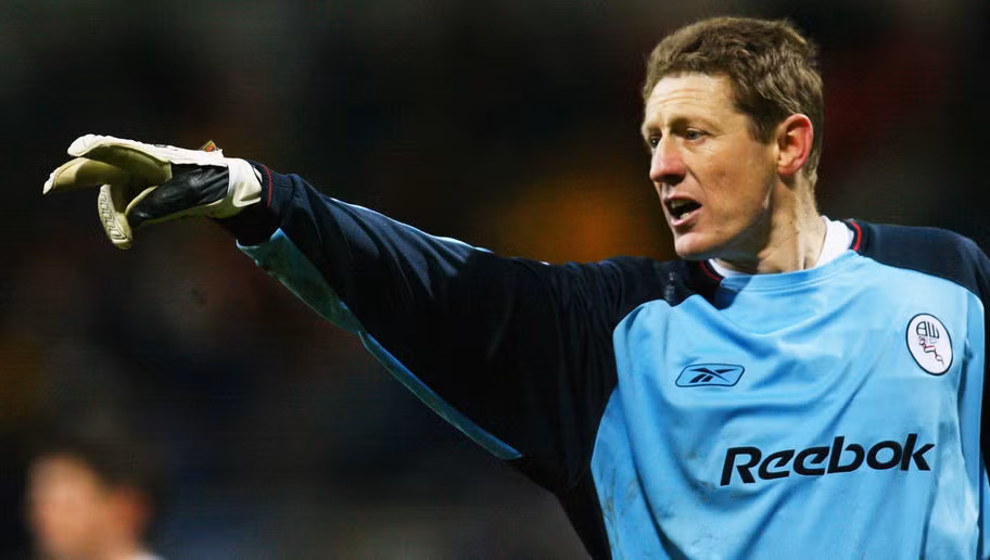 Kevin Poole: 41 tuổi 164 ngày.