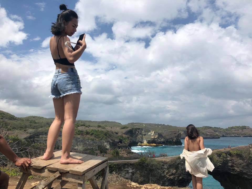 Không chỉ bò, trườn mà những đứa bạn thân còn chấp nhận lên độ cao dù chúng rất sợ để làm vui lòng bạn mình.