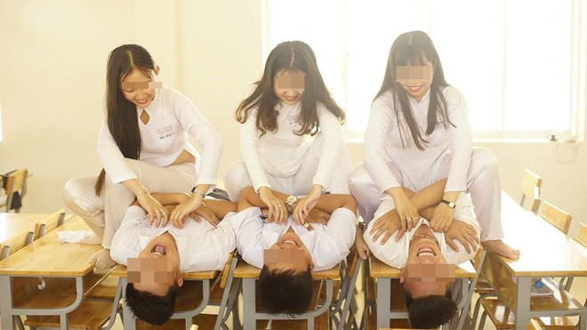 Sau khi bộ ảnh kỷ yếu dung tục này được đăng tải đã vấp phải những lời chỉ trích vô cùng nặng nề từ dân mạng. Nhiều người cho rằng, bộ ảnh này là thảm họa và làm xấu đi vẻ trong sáng của học sinh, không chỉ vậy mà còn làm hỏng mất ý nghĩa của bộ áo dài trắng.