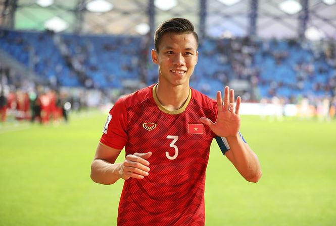 Quế Ngọc Hải chơi trung tâm và đóng vai trò thủ lĩnh.