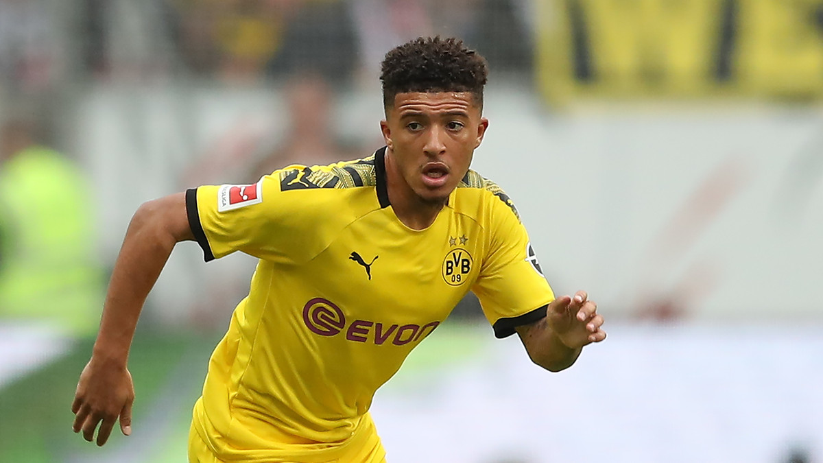 Chuyển nhượng cầu thủ từ Daily Mail, Real Madrid đang rất quan tâm đến Jadon Sancho, xác định "máy chạy" người Anh là sự thay thế tiềm năng cho Gareth Bale. Sancho nổi lên là 1 trong những cầu thủ tấn công triển vọng bậc nhất Châu Âu hiện nay.