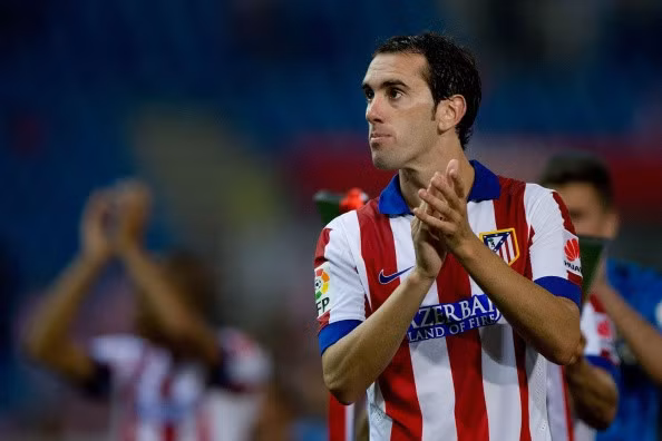 Dù Atletico gây thất vọng khi bị Astana cầm hòa 0-0 nhưng trung vệ Diego Godin vẫn góp mặt trong danh sách đội hình tiêu biểu của lượt trận thứ tư nhờ màn trình diễn ấn tượng. Cầu thủ người Uruguay đã tắc bóng chính xác 75% (3/4), không chiến thành công 88% (6/7), cắt bóng 5 lần, hóa giải thành công 11 pha tạt bóng và tỷ lệ chuyền bóng đạt 84%.