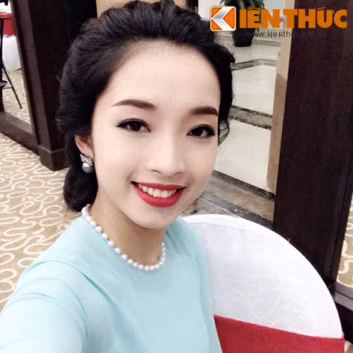 Nói chuyện với Vũ Linh chia sẻ rằng: “Vừa đi học vừa đi làm nhiều nhiều lúc mệt lắm. Có thời điểm gần như ngày nào mình cũng ra đường từ 7h sáng và trở về nhà khi đã tối muộn. Nhưng dù sao mình vẫn ưu tiên cho việc học là số một.