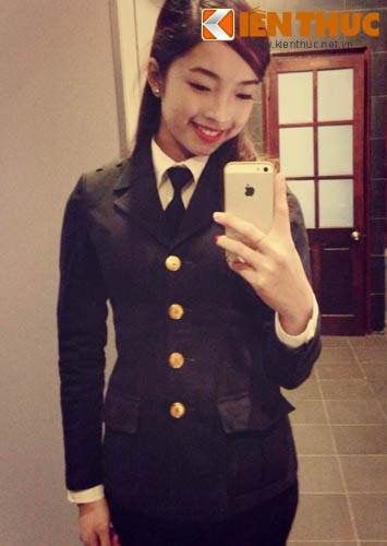 Nhưng trong cuộc chia sẻ mới đây, nữ thạc sĩ Luật xinh đẹp Vũ Linh làm nhiều người phải bất ngờ khi cô đã nói rằng có thể cô sẽ tạm gác lại những đam mê tuổi trẻ của mình để rèn luyện trở thành một nữ quân nhân tốt trong tương lai.