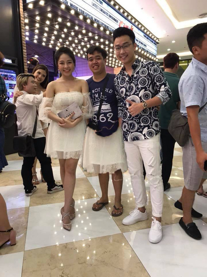 Và trước sự nhờ vả của anh chàng, dân mạng đã có ra đời không ít sản phẩm, chất lượng thì không bàn tới còn về độ sáng tạo thì thực sự quá sức tưởng tượng.