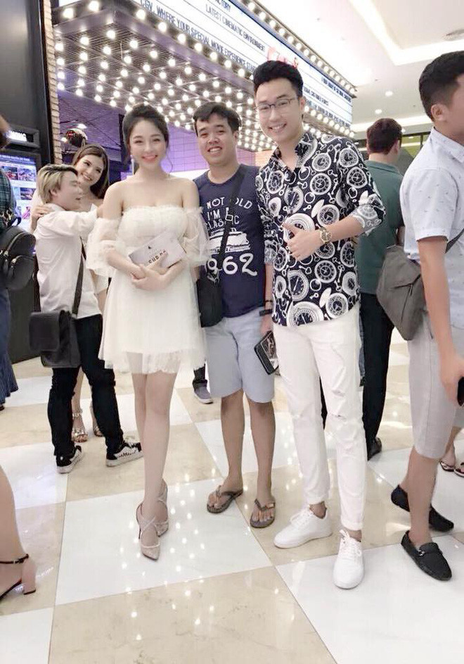 Dù không nhờ kéo dài chân những dân mạng vẫn nhiệt tình giúp anh bạn trên chân dài ra vài centimet.