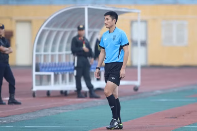 Trận đấu giữa ĐT Việt Nam và Campuchia sẽ được diễn ra vào lúc 19h30 tối mai. Cuộc đối đầu này mang ý nghĩa rất quan trọng đối với thầy trò HLV Park Hang-seo, bởi chỉ có 3 điểm mới giúp họ giành vé vào bán kết và có thể chiếm luôn ngôi đầu bảng A.