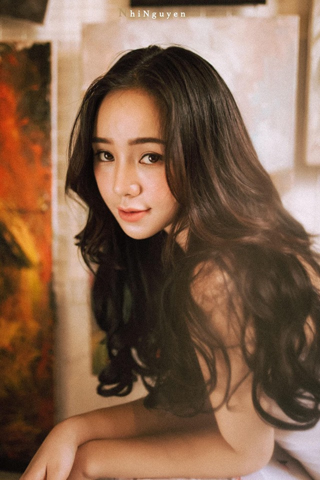 Phải thừa nhận rằng, so sánh với hình ảnh vài năm trước, Quỳnh Kool thay đổi rõ rệt, chú ý nhất là gương mặt với chiếc mũi cao.