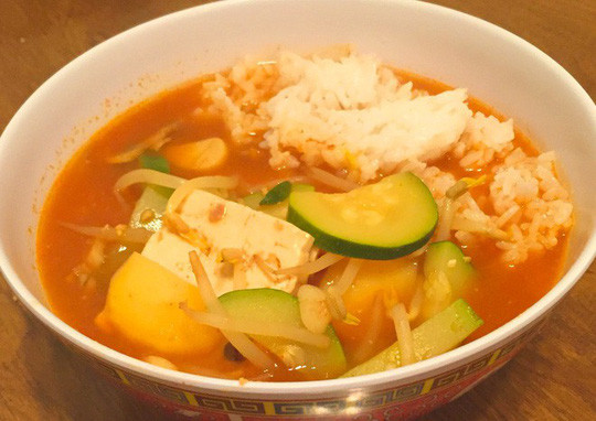 Cơm trộn mì tôm, món ngon đặc biệt, ăn thấy đậm đà miễn chê