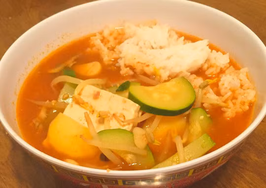 Cơm trộn mì tôm, món ngon đặc biệt, ăn thấy đậm đà miễn chê