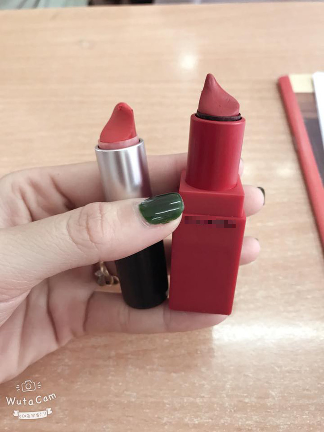 Sự hao mòn của những cây son được hội chị em kiểm chứng qua những bức ảnh trên và nhiều người sẽ nghĩ rằng, son không chỉ để tô mà còn để cắn.