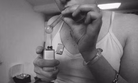 Tiếp đó, những người trẻ cần phải tham gia nhiều hơn vào các hoạt động giải trí, các ý tưởng, các hoạt động kinh tế, xã hội để có thể giúp các em tiếp cận nhiều hơn với các cơ hội và hình thành nhân cách của mình.