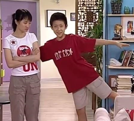 Trương Nhất Sơn: Sinh ngày 5/5/1992 tại Bắc Kinh (Trung Quốc), Trương Nhất Sơn đóng quảng cáo vào năm lên 8 và chính thức gia nhập làng giải trí từ đây. Đông đảo khán giả truyền hình dành sự yêu mến cho Trương Nhất Sơn nhờ vai diễn Lưu Tinh trong sitcom ăn khách Nhà có trai có gái. Nam diễn viên cũng từng có cơ hội hợp tác với ngôi sao võ thuật Thành Long trong phim điện ảnh dành cho thiếu nhi Đi tìm Thành Long.