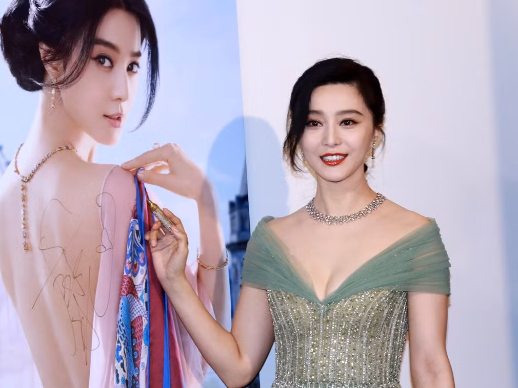 Tin tức đang gây chấn động tại Trung Quốc. Phía nữ diễn viên chưa lên tiếng.