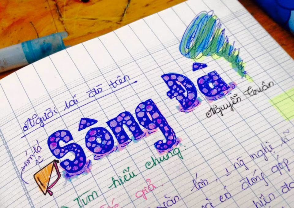 Nhiều bạn trẻ cho rằng, việc "vẽ vời" này của Trúc Đào giúp cho quyển vở ghi chép môn văn thú vị và sinh động hơn hẳn và giúp các bạn có tinh thần nghe giảng nhiều hơn.