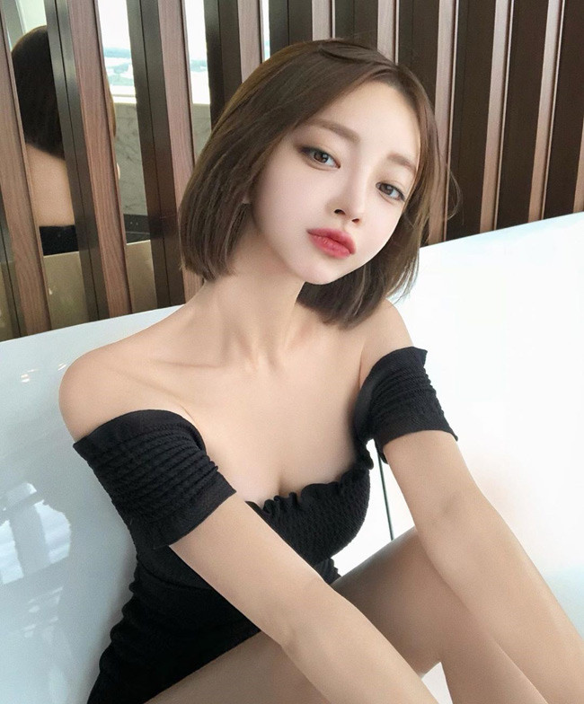 Kang Taeri quen thuộc với giới trẻ Việt khi xuất hiện trong hàng loạt quảng cáo thời trang, mỹ phẩm.