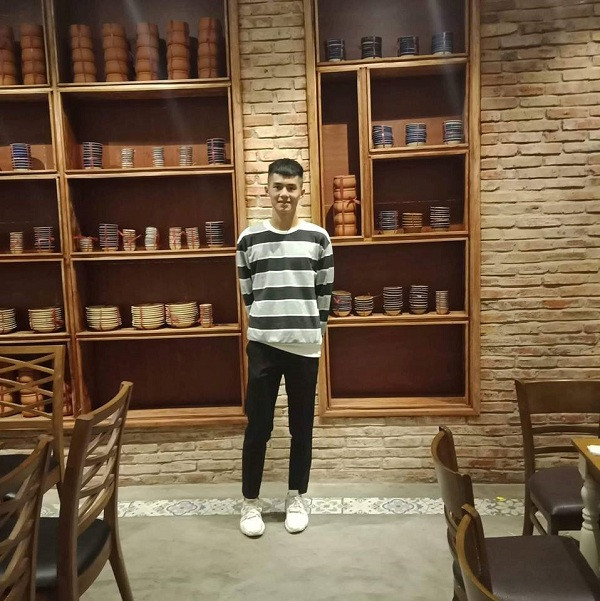 Xem những hình ảnh mà Trung Kiên chia sẻ trên trang cá nhân, nhiều người cho rằng vì còn trẻ tuổi nên cậu bạn chưa quá chú trọng đầu tư vào hình ảnh bản thân mà tập trung rèn luyện tài năng trên sân cỏ.