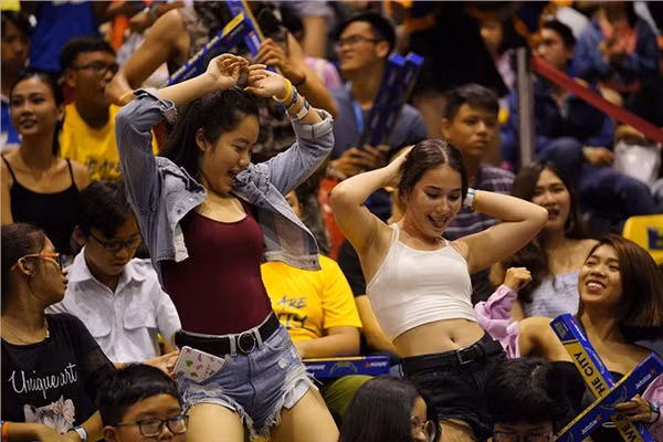 Được biết, cô gái được nhắc tới có tên là Bùi Ngọc Lucie - một vận động viên Dancesport. Bật mí thêm, cô là con lai Việt - Pháp và từng được nhiều người biết đến khi lọt top 10 tại chương trình So you think you can dance Vietnam season 5.