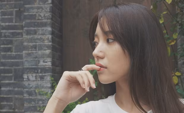 Dù chưa xuất hiện nhiều trên màn ảnh nhưng thực lực cùng ngoại hình xinh đẹp của cô nàng vẫn khiến khán giả vô cùng trông chờ vào một diễn viên đầy triển vọng.