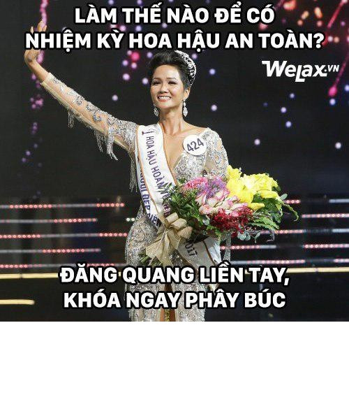 Làm thế nào để có một nhiệm kỳ hoa hậu "hạ cánh an toàn" thì chỉ có việc nhanh đăng quang liền tay, khóa ngay Facebook.